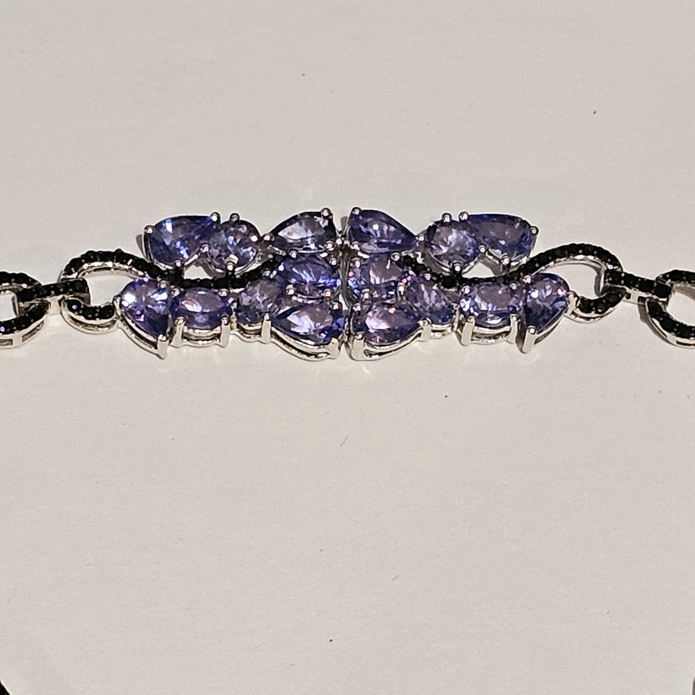 Elegant Silver and Purple Bracelet - Picture 4 of 5